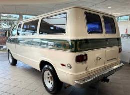 Plymouth Van Voyager