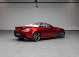 Aston Martin V8 Vantage S Cabriolet *Ch&acirc;ssis SP10 / Volcano Red*