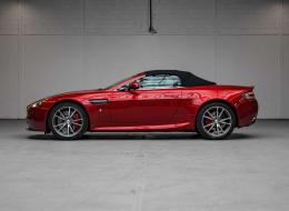 Aston Martin V8 Vantage S Cabriolet *Ch&acirc;ssis SP10 / Volcano Red*