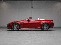 Aston Martin V8 Vantage S Cabriolet *Ch&acirc;ssis SP10 / Volcano Red*