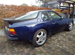 Porsche 944