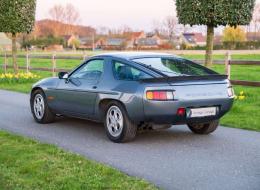 Porsche 928 S