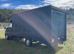 Ford Transit porte voiture ferm&eacute;e