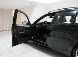 BMW M5 Touring 5.0 V10 E61 1 of 1025 - Full history 