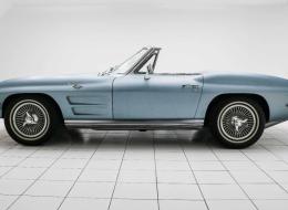Chevrolet Corvette C2 Sting Ray Convertible Body-off restored