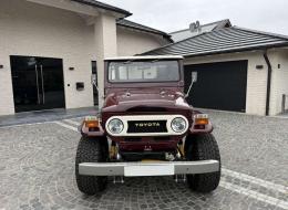Toyota Land Cruiser FJ45 Pick-Up