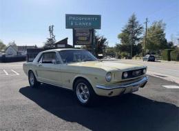 Ford Mustang Coupe