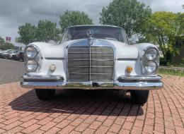 Mercedes-Benz SE 220 Coupé