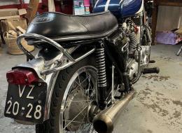 Moto Triumph Trident T150V