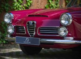 Alfa Roméo 2600 Spider Touring Superleggera