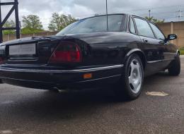 Jaguar Série - XJ XJR BERLINE 326 CH 