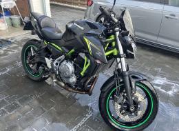 Moto Kawazaki Z650