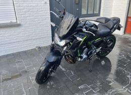 Moto Kawazaki Z650