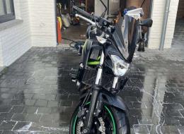 Moto Kawazaki Z650