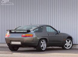 Porsche 928 S4