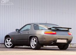 Porsche 928 S4