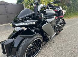 Moto  Lazareth LT410