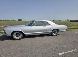 Buick Riviera V8 6.2 L