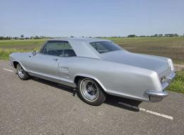 Buick Riviera V8 6.2 L