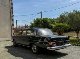 Mercedes-Benz 230 L6