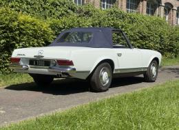 Mercedes-Benz SL 230 Pagode