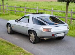Porsche 928
