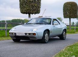 Porsche 928