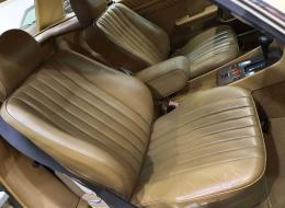 Mercedes-Benz SL 560 R107