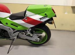 Moto Kawazaki ZXR 750