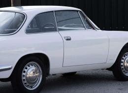 Alfa Roméo Giulia GT 1300 Junior Scalino