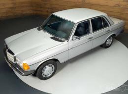 Mercedes-Benz 250 6 cylindres 2,5