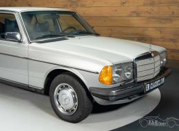Mercedes-Benz 250 6 cylindres 2,5