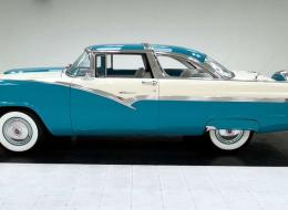 Ford Fairlane Crown Victoria 2 Door Hardtop