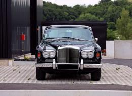 Bentley Saloon V8