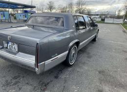 Cadillac De Ville