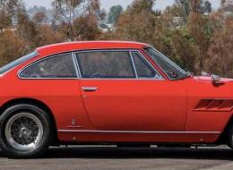 Ferrari 330 GT 2+2 de 1966