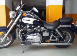 Moto Triumph America de 2010