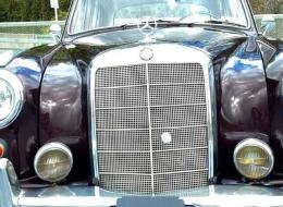 Mercedes-Benz 220 S