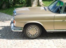 Mercedes-Benz 280 SE W111