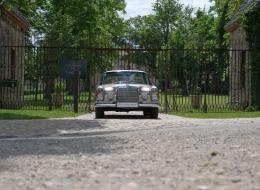 Mercedes-Benz 280 SE W111