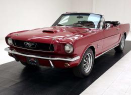 Ford Mustang V8 Convertible