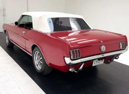 Ford Mustang V8 Convertible