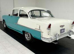 Chevrolet 210 2-Door Coupé Sedan
