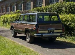 Jeep Grand Wagoneer