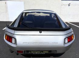Porsche 928
