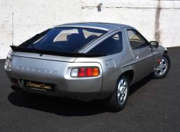 Porsche 928