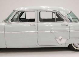 Lincoln Cosmopolitan Sedan