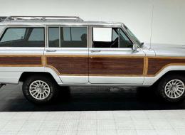 Jeep Grand Wagoneer