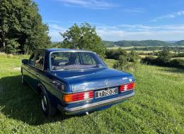 Mercedes-Benz 200 W123