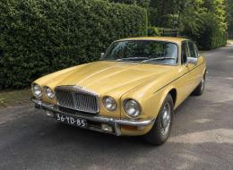Daimler Double Six V12 5.3 L de 1975